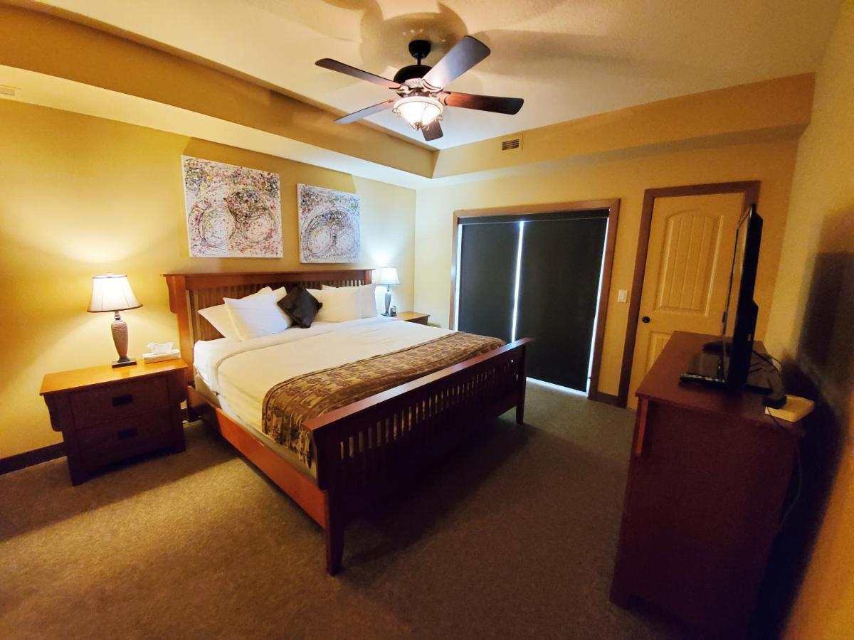 Cozystay Signature Lake Okanagan Resort Kelowna Ngoại thất bức ảnh