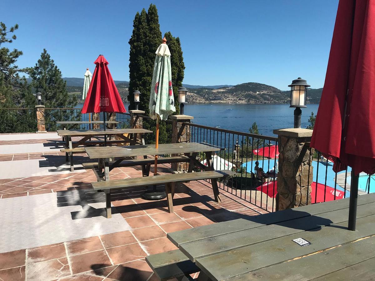 Cozystay Signature Lake Okanagan Resort Kelowna Ngoại thất bức ảnh
