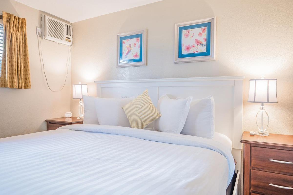 Cozystay Signature Lake Okanagan Resort Kelowna Ngoại thất bức ảnh