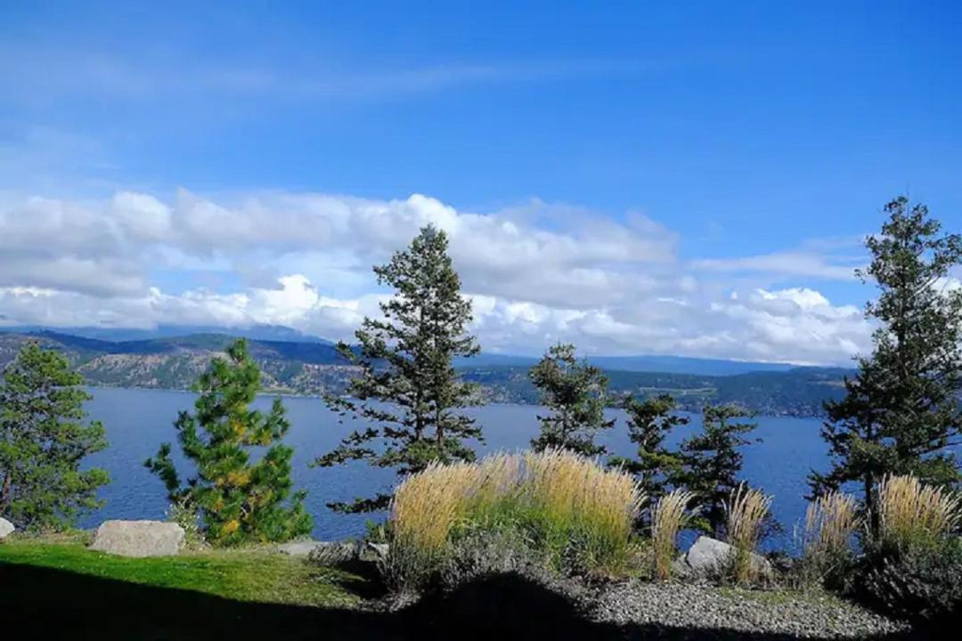 Cozystay Signature Lake Okanagan Resort Kelowna Ngoại thất bức ảnh