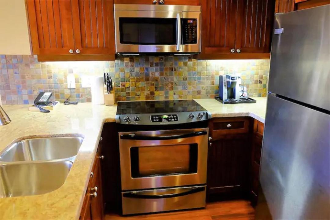 Cozystay Signature Lake Okanagan Resort Kelowna Ngoại thất bức ảnh