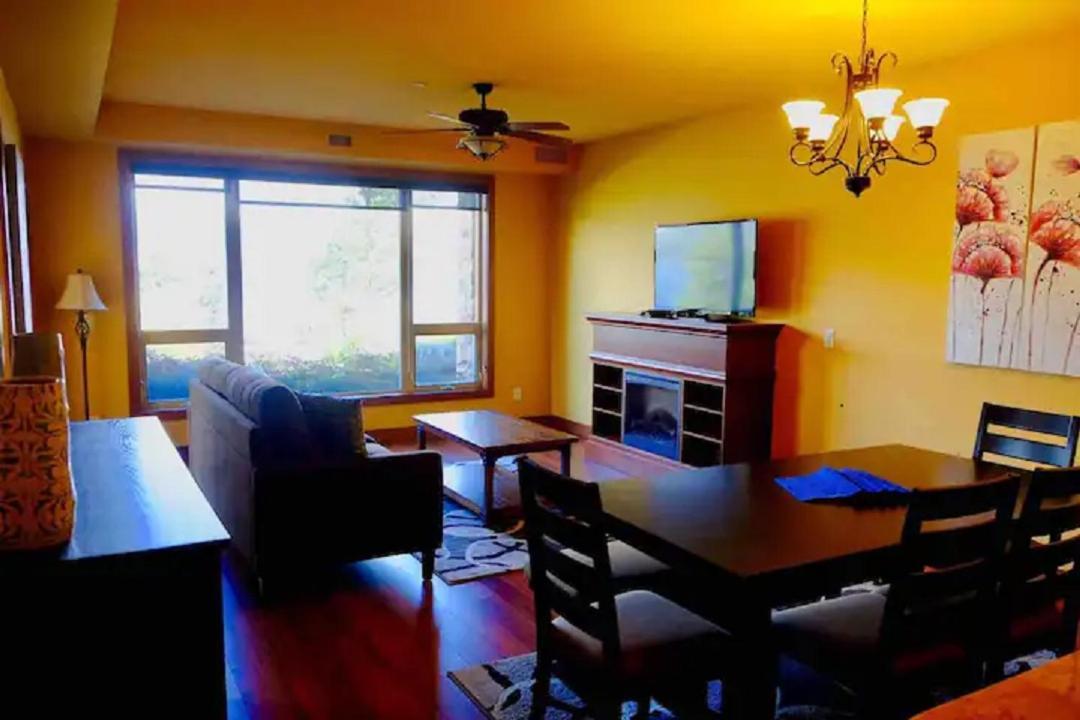 Cozystay Signature Lake Okanagan Resort Kelowna Ngoại thất bức ảnh