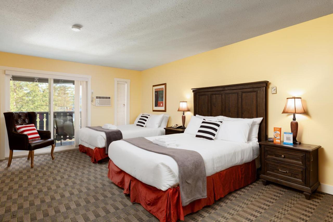 Cozystay Signature Lake Okanagan Resort Kelowna Ngoại thất bức ảnh
