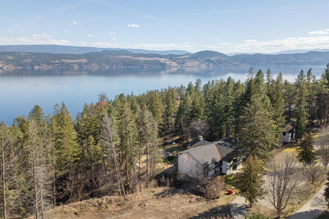 Cozystay Signature Lake Okanagan Resort Kelowna Ngoại thất bức ảnh