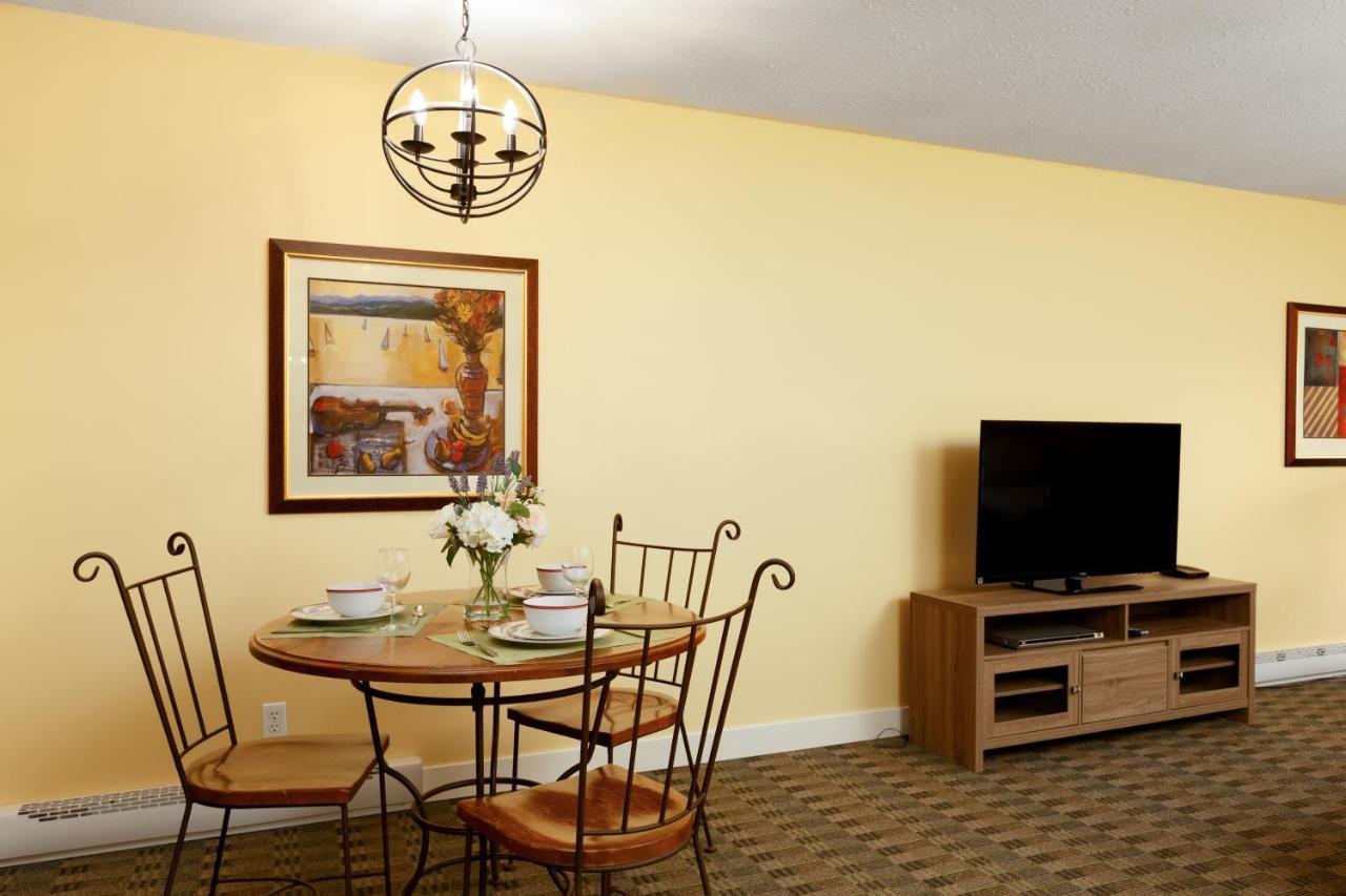 Cozystay Signature Lake Okanagan Resort Kelowna Ngoại thất bức ảnh